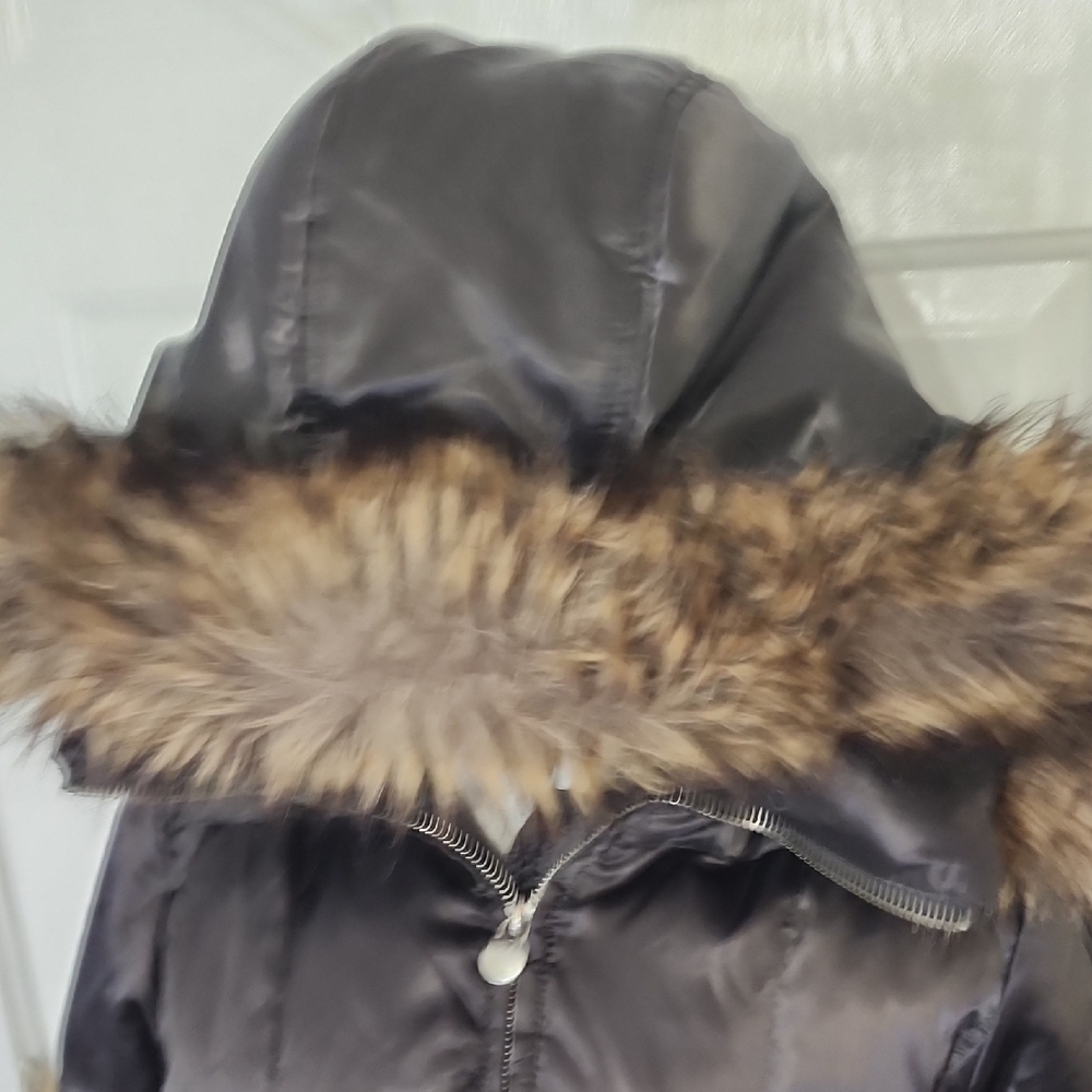 Laundry By Shelli Segal Dark Puffer Jacket with Faux Fur Trim - Picture 4 of 14